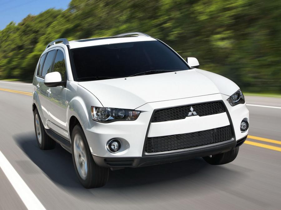  Mitsubishi Outlander 2009 года  (US) (фото 21 из 41)